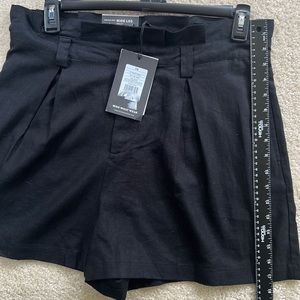 Women's Wide leg High-Rise Shorts - Who
What wear size 14